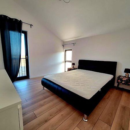 Dalia One Villa Balotesti Ngoại thất bức ảnh